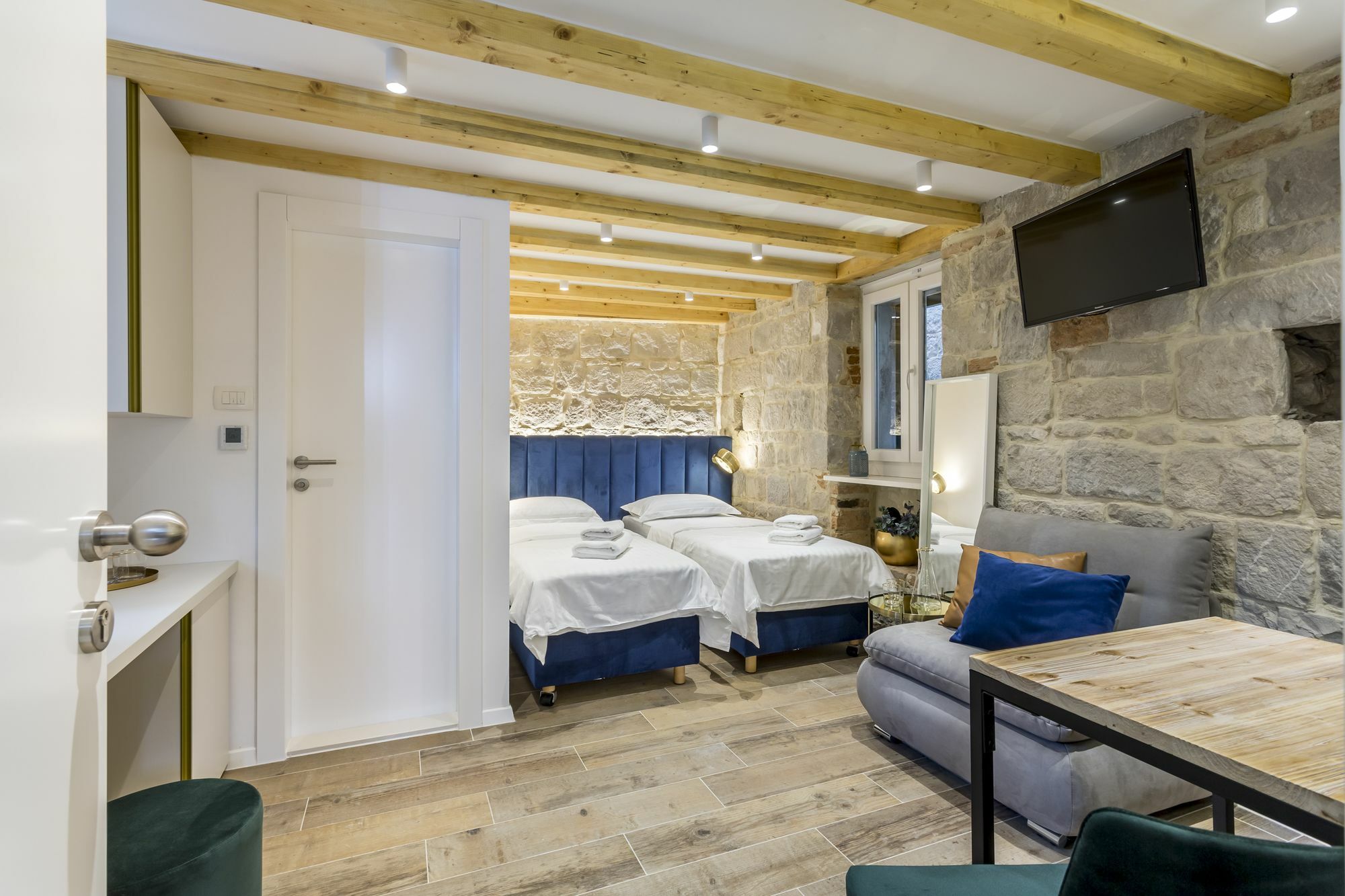 Miara Luxury Bed & Breakfast 4*